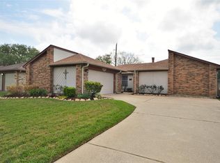 2415 Bisontine St, Friendswood, TX 77546