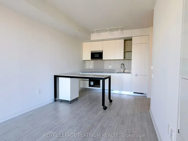 39 Mary St #806 — Photo 11