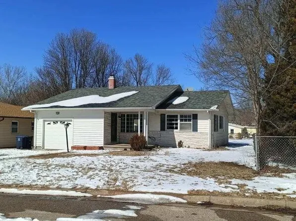 1714 Rado Ave, El Dorado, KS 67042
