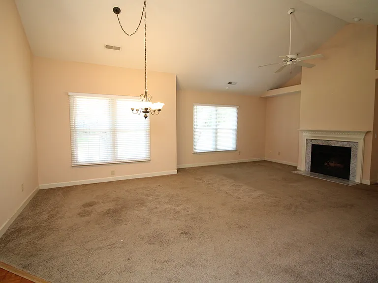 33 Cedar Knoll Dr — Photo 14