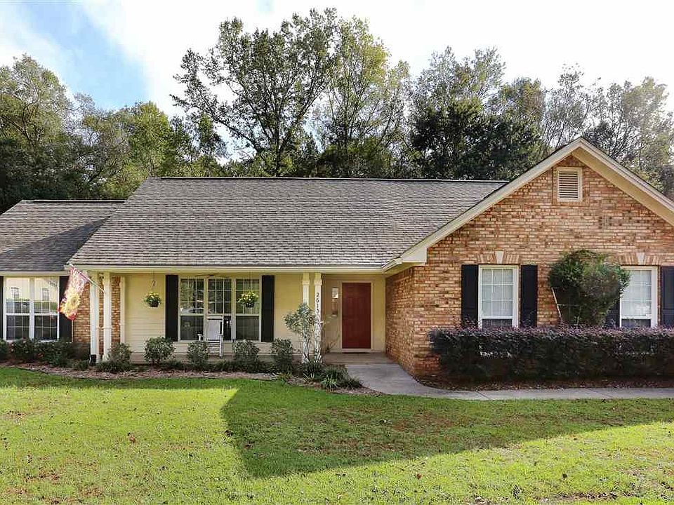 1st image of 2615 Green Crossing Dr