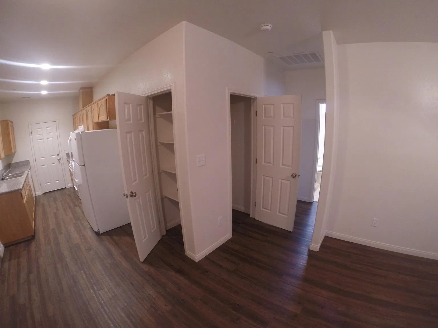 2 bed, 943 sqft, $1,750 — Photo 4