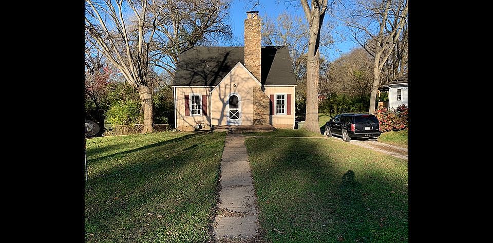 1st image of 624 Eastland St