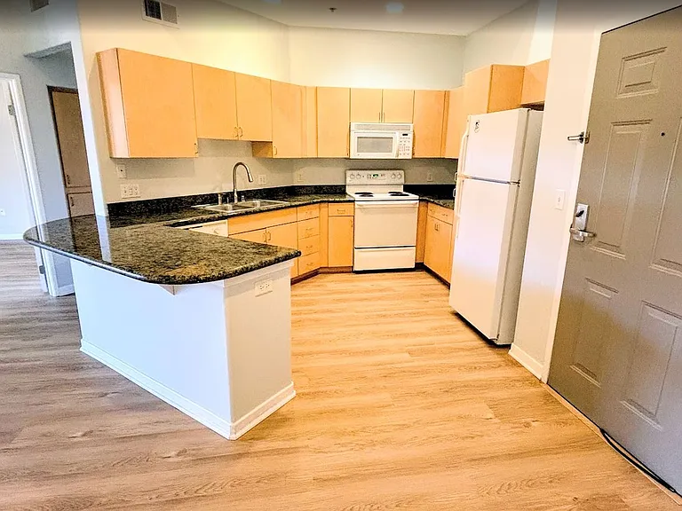1501 Front St #629 — Photo 6