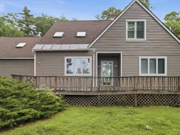 164 Skyboro W Road, Pownal, VT 05261