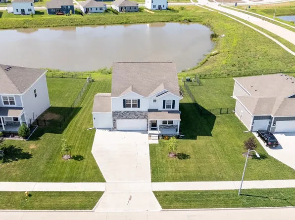1085 Spruce St, Waukee, IA 50263