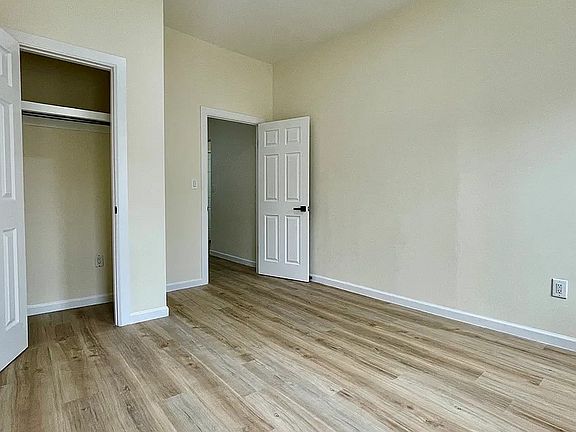 4th image of 2255 Church Ave #2