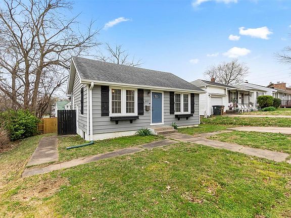 2nd image of 2027 Woodlawn Ave