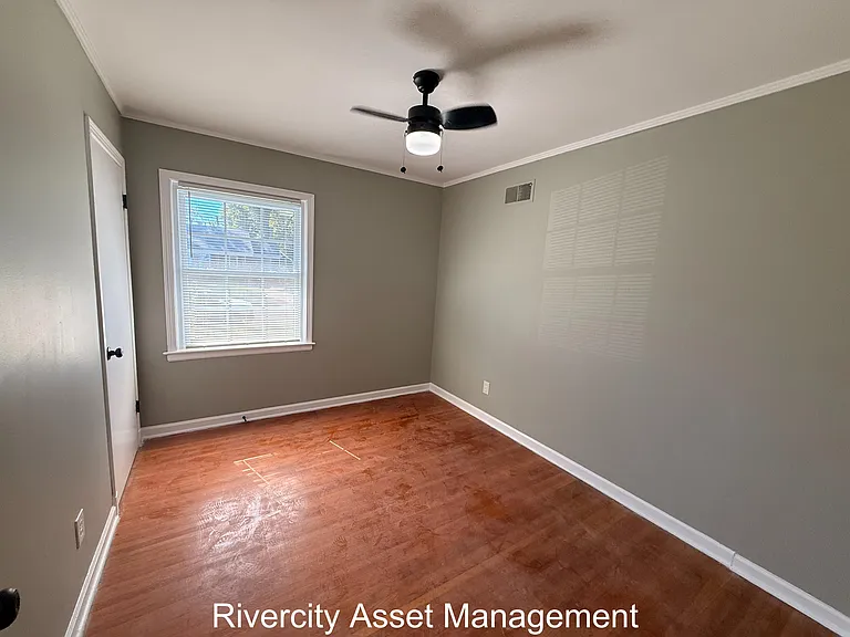3176 Toby Ln — Photo 12