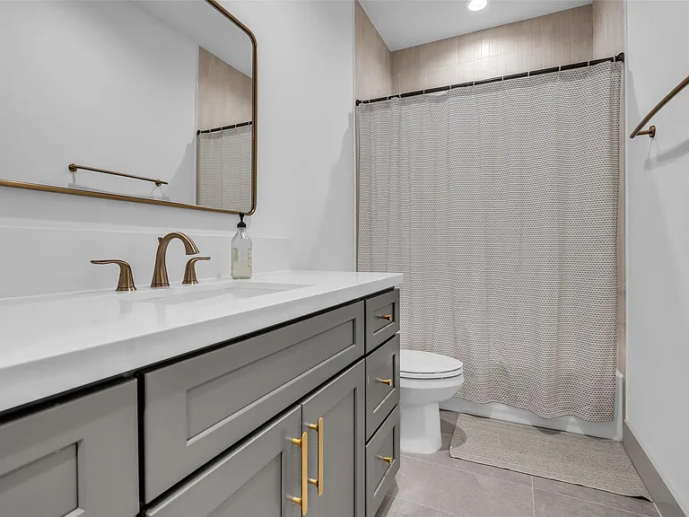 1724 Ridgewood St — Photo 32
