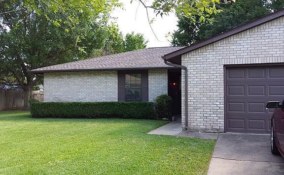 4th image of 1504 Greenfield Dr