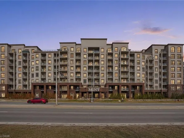 2490 Old Bronte Rd #720, Oakville, ON L6M 0Y5