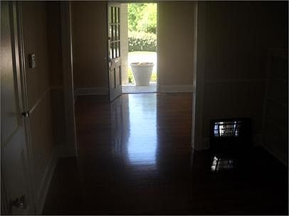 4th image of 1013 Glen Grattan Dr