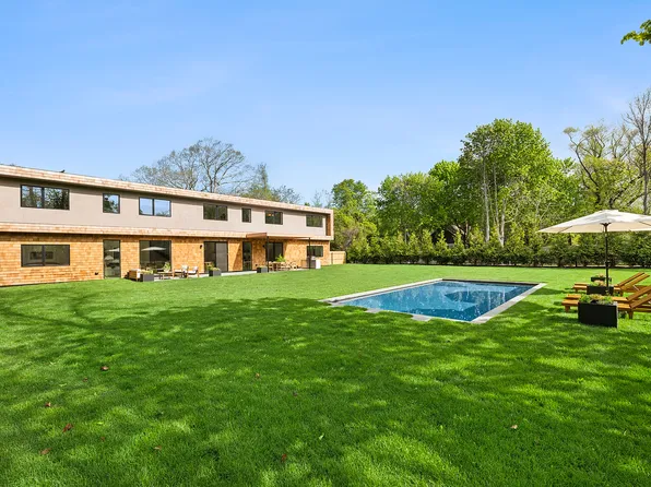 https://photos.zillowstatic.com/fp/46cdbd4ba106c65904ab29d7c1a2a787-p_e.webp