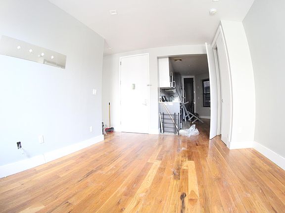 2nd image of 510 Jackson Ave #2F-1