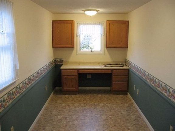 5th image of 411 NE 13th St