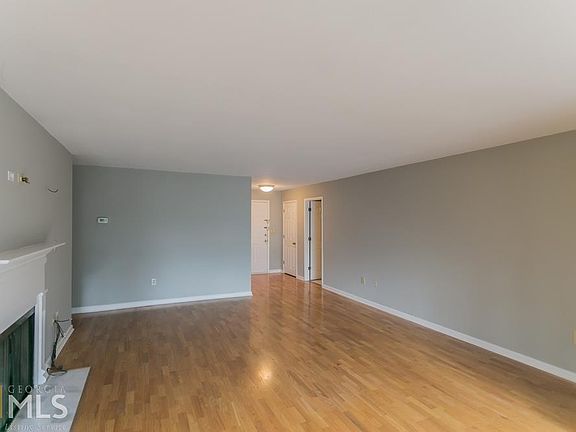 5th image of 2305 Pine Heights Dr NE