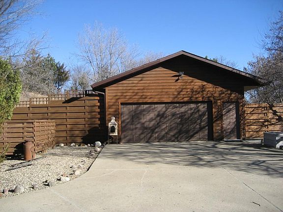 3rd image of 184 Oak Hills Dr