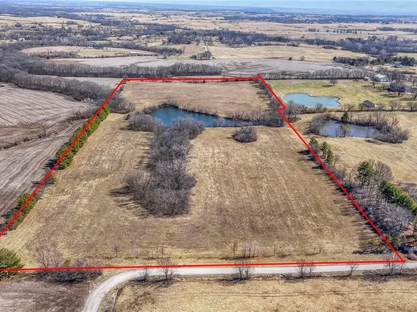Ridgeview Ave, Liberty, MO 64068