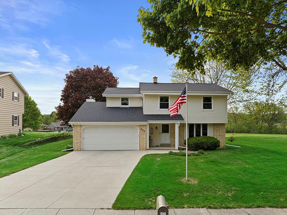 225 Meadowside Ct, Pewaukee, WI 53072 MLS 1834684 Zillow