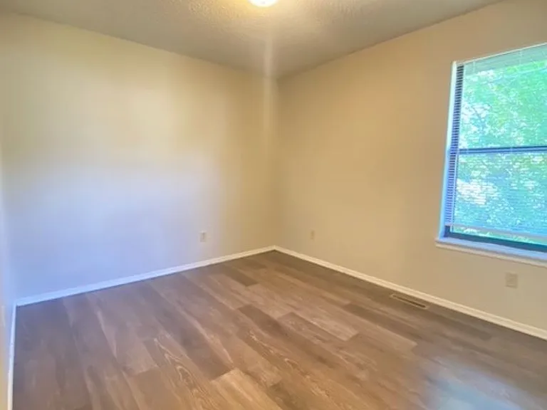1443 N Wabash Ave — Photo 10