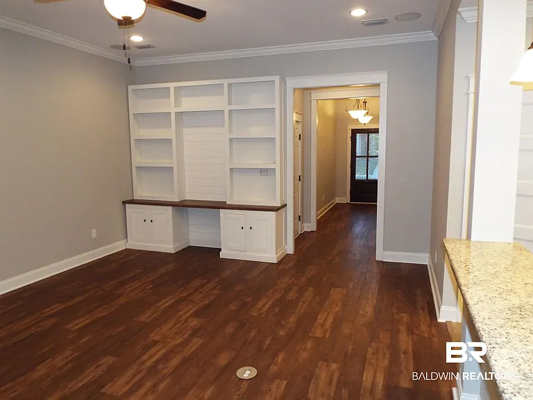 8813 Asphodel Ln — Photo 2