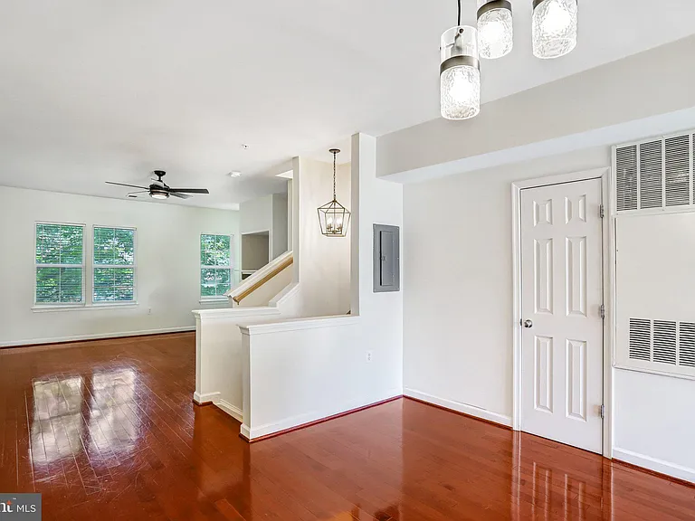 42526 Mayflower Ter — Photo 12