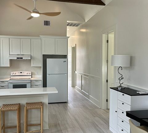 2nd image of 7537 Freret St
