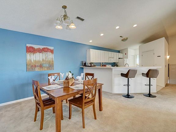 4th image of N30W23013 Pineview Cir Unit 5