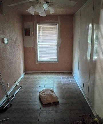3rd image of 617 Green St