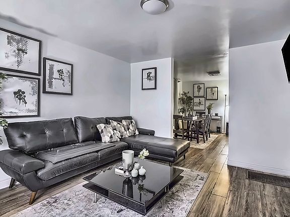 4th image of 1624 S Throop St #1
