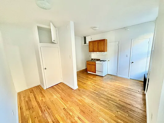 Rented by GreenVill Real Estate LLC | media 1