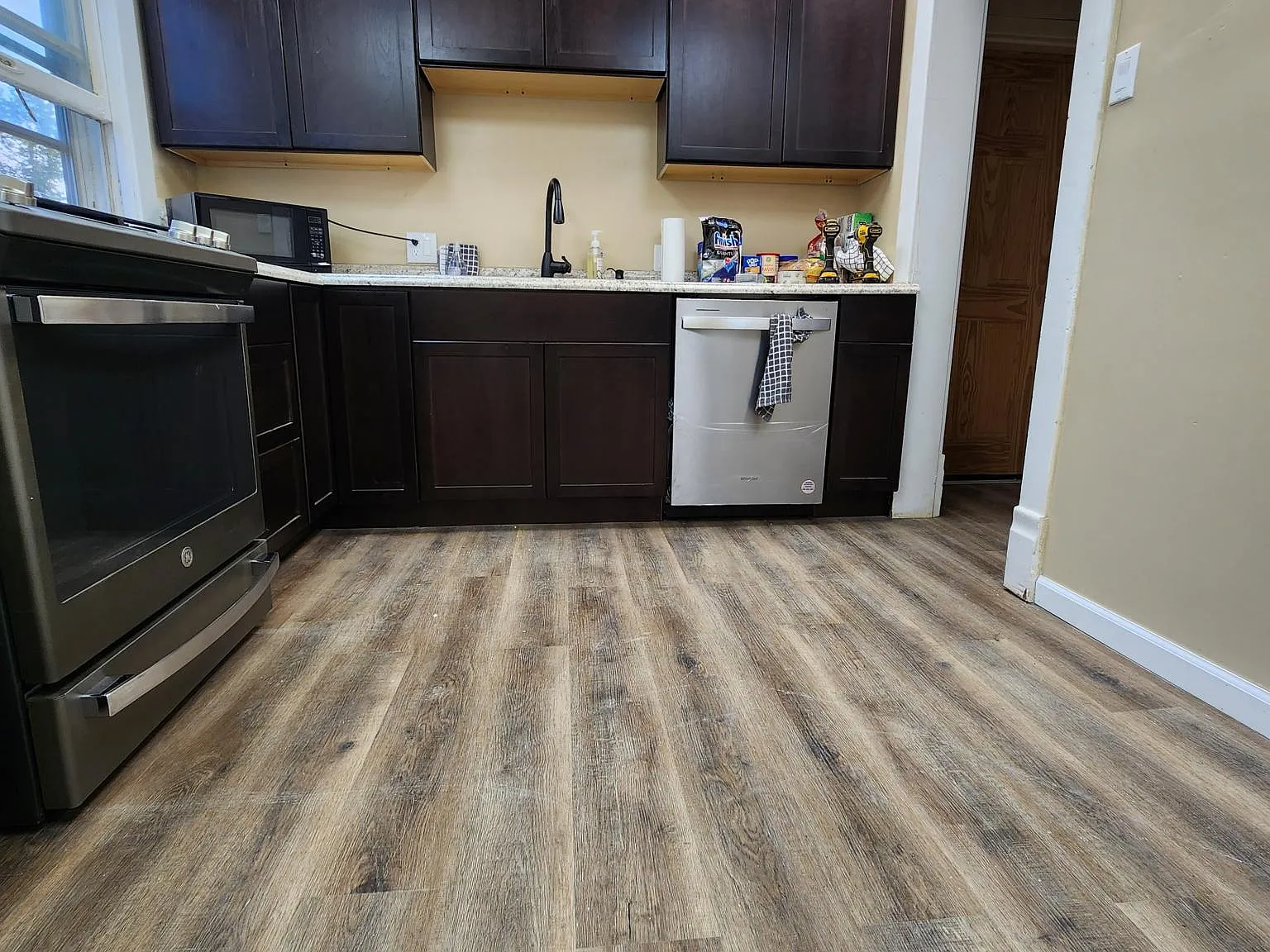 5 bed, 2034 sqft, $1,875 — Photo 3