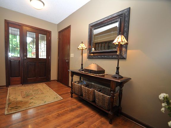 3rd image of 8855 Woodcutters Ln