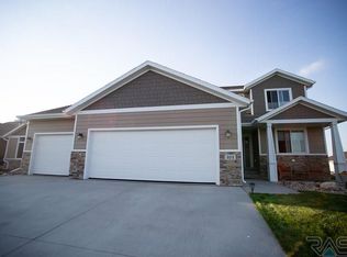 404 E 81st Pl, Sioux Falls, SD 57108