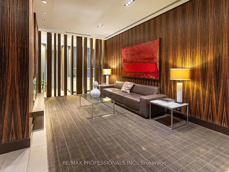 33 Lombard St N #1405 — Photo 14