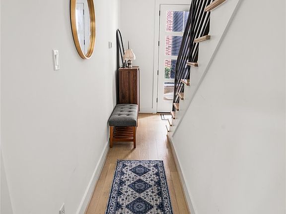 5th image of 3032 Lamar St