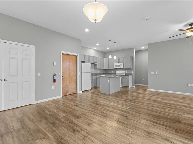 32 Cottonwood Drive — Photo 5