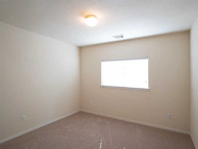 21843 Grassy Hill Ln — Photo 32