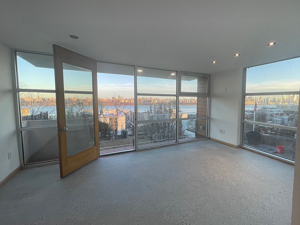 1st image of 132 Pine St APT 2
