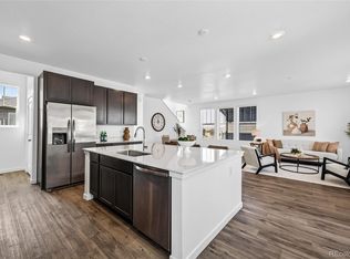 1949 S Fultondale Way, Aurora, CO 80018