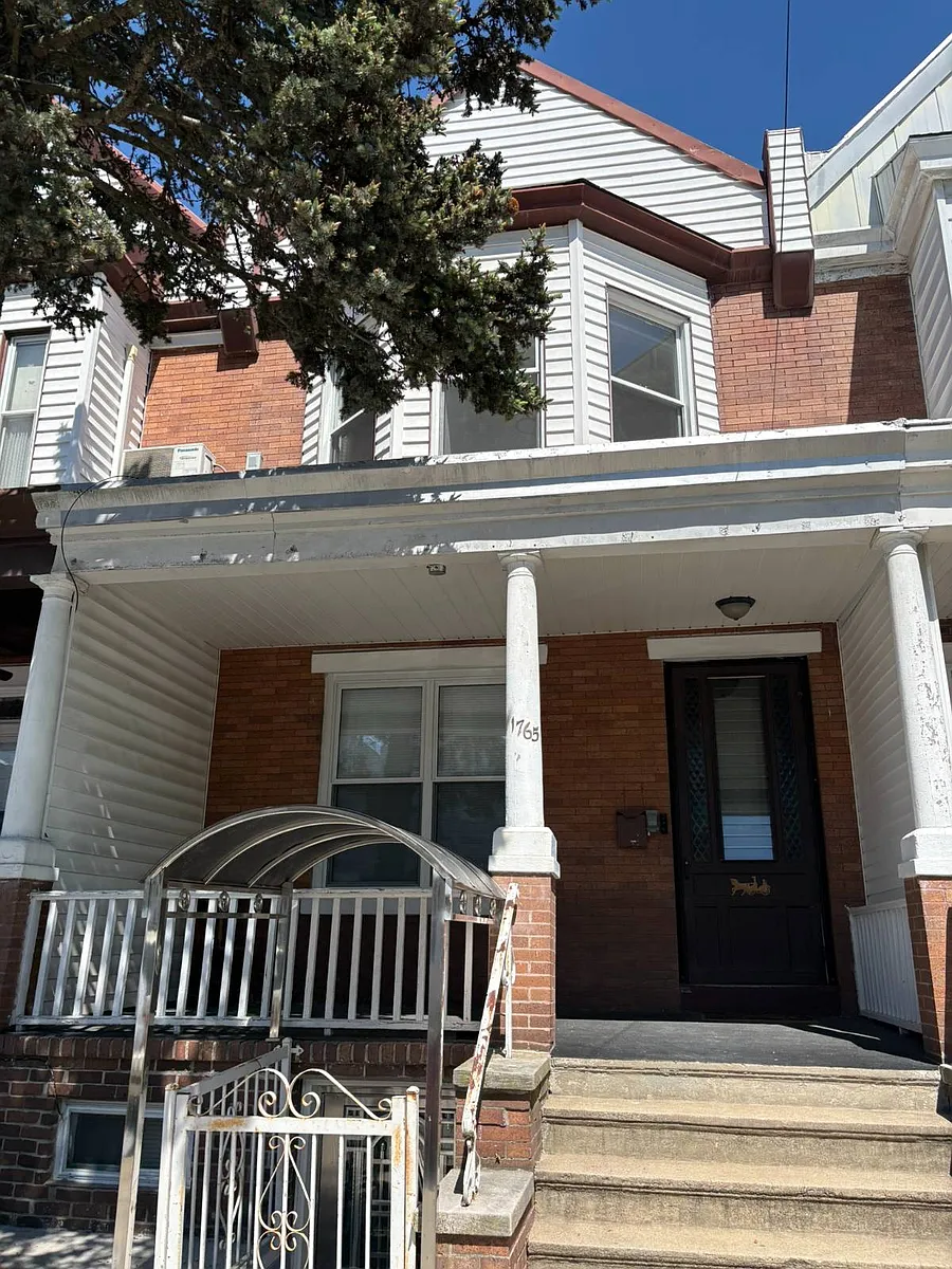 Building Photo - 1765 W 9th St #1