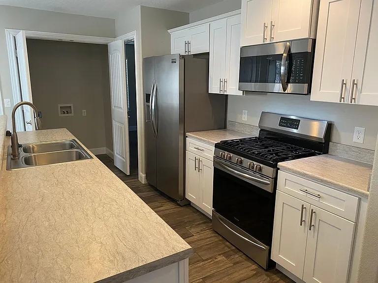 714 Prospect Ave — Photo 3