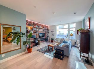 501 Park Pl #301, Esquimalt, BC