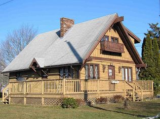 33 Greenbrier Rd, Narragansett, RI 02882