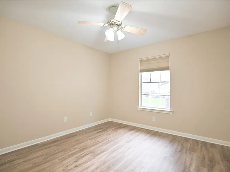 203 Colony Creek Dr — Photo 17