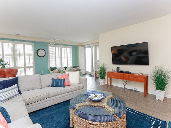 5th image of 3700 Sandpiper Rd #212A
