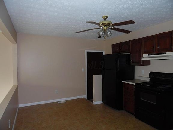 5th image of 331 Sycamore Dr