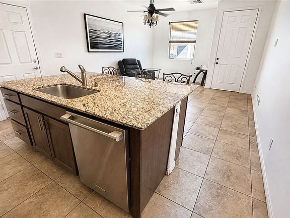 5th image of 2723 Chinaberry Hill St