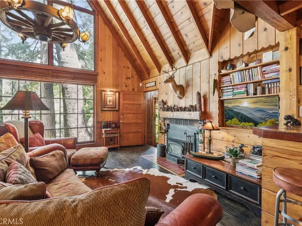 238 Maple Dr, Lake Arrowhead, CA 92352